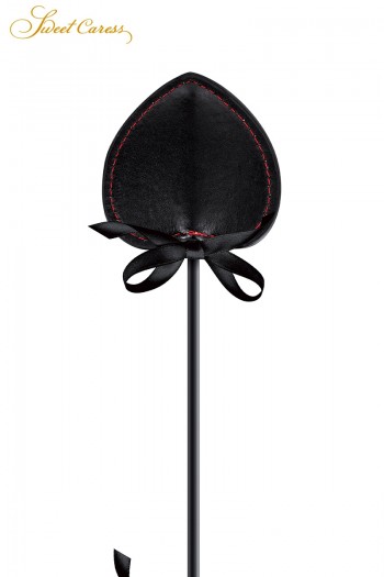 Cravache pique noire et pompon doux rouge | Sweet Caress | Sweet Caress 2